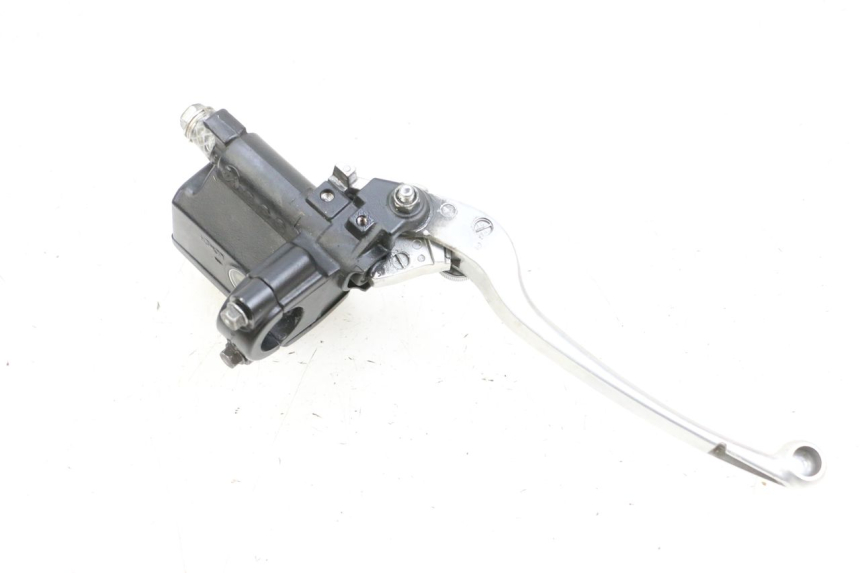 photo de CILINDRO MESTRE DO TRAVÃO TRASEIRO SUZUKI BURGMAN 650 (2013 - 2020) - Zoom do estado de desgaste