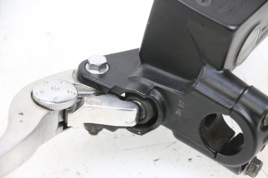 photo de CILINDRO MESTRE DO TRAVÃO TRASEIRO SUZUKI BURGMAN 650 (2013 - 2020) - Pontos de fixação