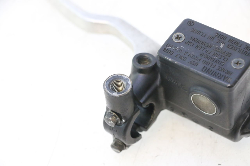 photo de CILINDRO MESTRE DO FREIO TRASEIRO SUZUKI BURGMAN 125 (2007 - 2014) - Pontos de fixação