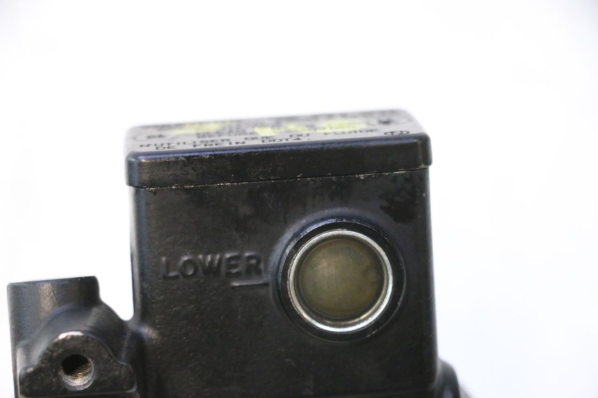 photo de CILINDRO MESTRE DO FREIO TRASEIRO SUZUKI BURGMAN 125 (2007 - 2014) - Zoom do estado de desgaste