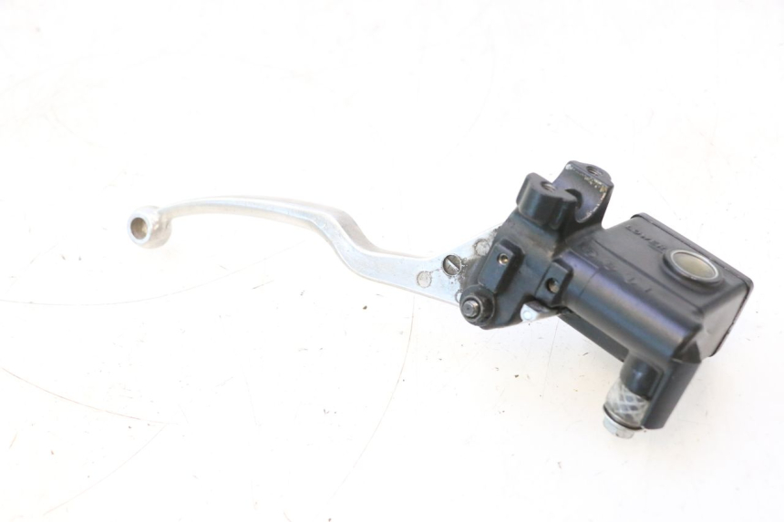 photo de CILINDRO MESTRE DO FREIO TRASEIRO SUZUKI BURGMAN 125 (2007 - 2014) - Pontos de fixação