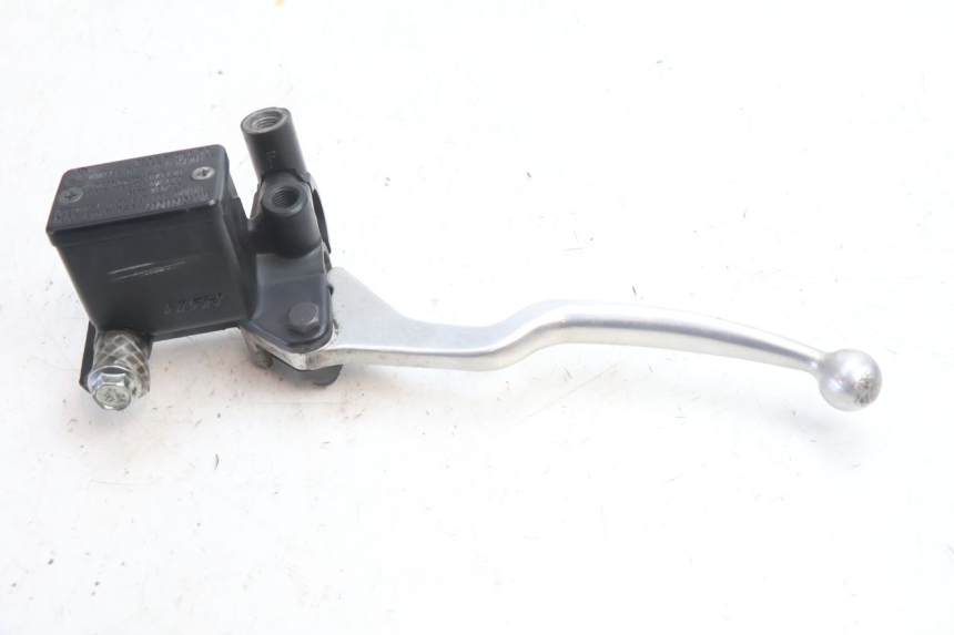photo de CILINDRO MESTRE DO FREIO TRASEIRO SUZUKI BURGMAN 125 (2007 - 2014) - Pontos de fixação