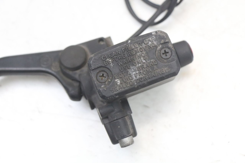 photo de CILINDRO MESTRE DO FREIO TRASEIRO BMW C1 125 (2000 - 2003) - Zoom do estado de desgaste