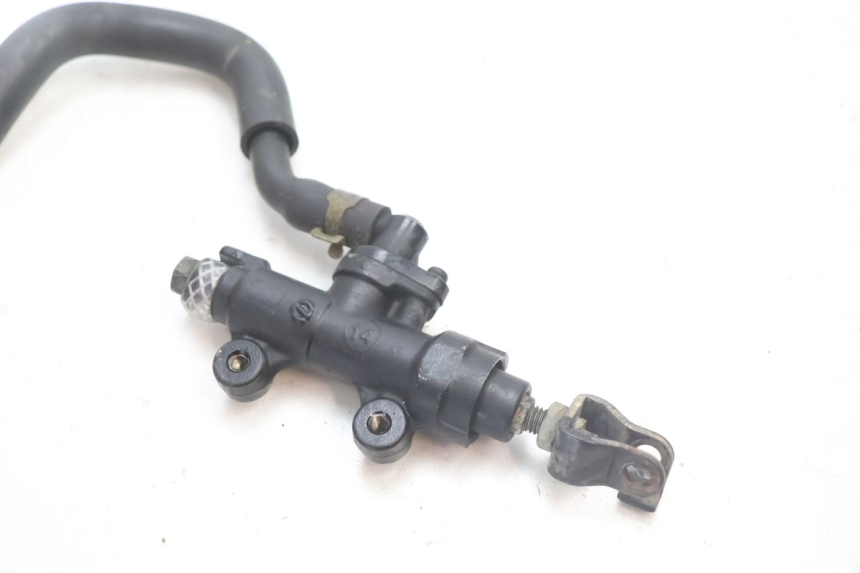 photo de CILINDRO MESTRE DE FREIO TRASEIRO HONDA CB F HORNET 600 (2005 - 2006) - Outro ângulo de visão