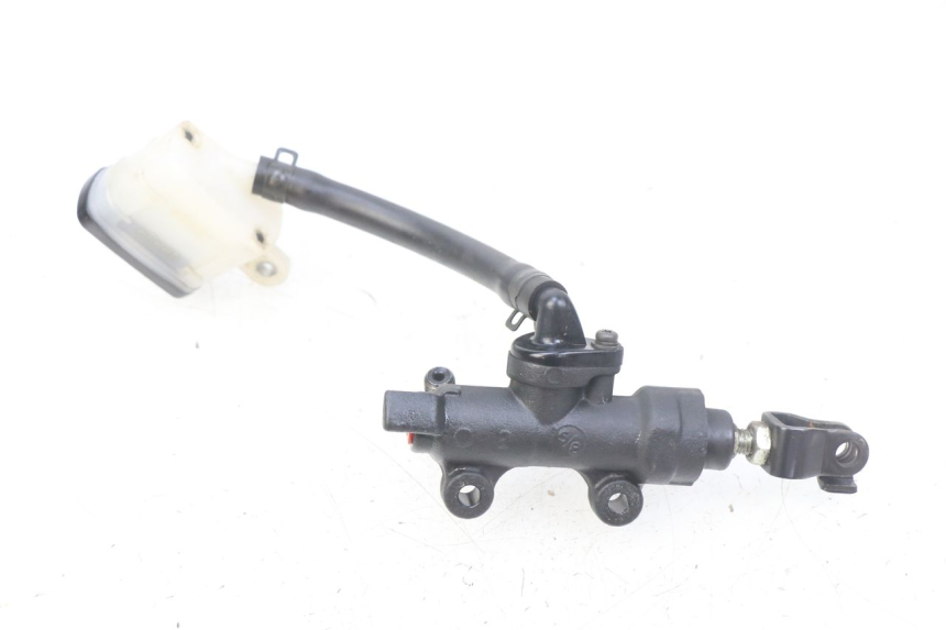 photo de CILINDRO MESTRE DO FREIO TRASEIRO HONDA CB R 1000 (2018 - 2023) - Ampliação técnica