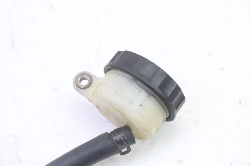 photo de CILINDRO MESTRE DO FREIO TRASEIRO HONDA CBR RR FIREBLADE 900 (1992 - 1994) - Zoom do estado de desgaste
