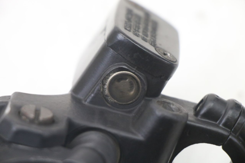 photo de CILINDRO MESTRE DO FREIO TRASEIRO PEUGEOT ELYSTAR 50 (2002 - 2014) - Ampliação técnica