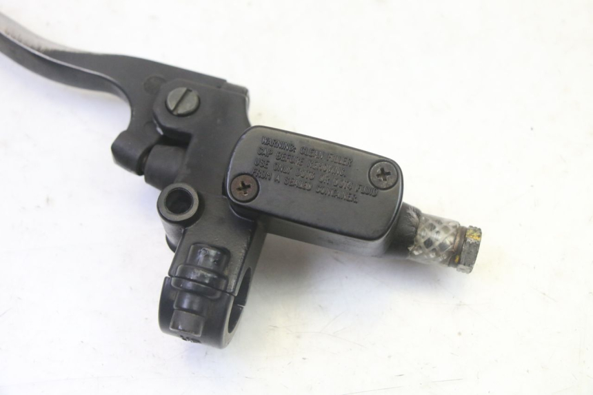 photo de CILINDRO MESTRE DO FREIO TRASEIRO PEUGEOT ELYSTAR 50 (2002 - 2014) - Zoom do estado de desgaste