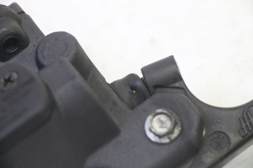 photo de CILINDRO MESTRE DO FREIO TRASEIRO PEUGEOT ELYSTAR 50 (2002 - 2014) - Ampliação técnica