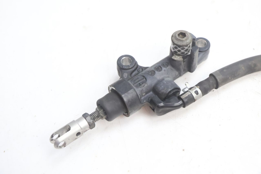 photo de CILINDRO MESTRE DE FREIO TRASEIRO YAMAHA FJR 1300 (2001 - 2005) - Detalhe da peça