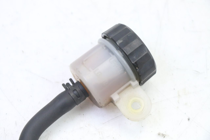 photo de CILINDRO MESTRE DO FREIO TRASEIRO YAMAHA FZ6 FAZER S2 600 (2007 - 2011) - Outro ângulo de visão