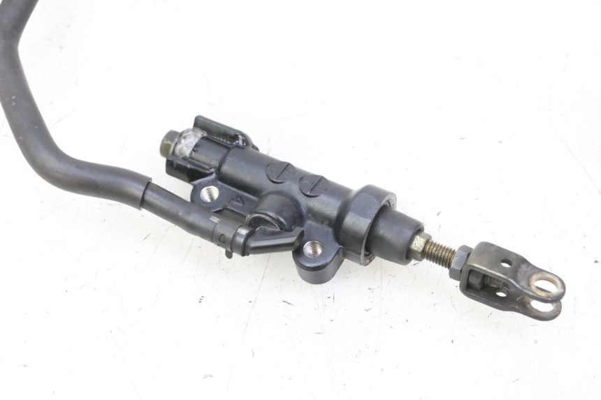 photo de CILINDRO MESTRE DO FREIO TRASEIRO YAMAHA FZ6 N FAZER 600 (2004 - 2006) - Pontos de fixação