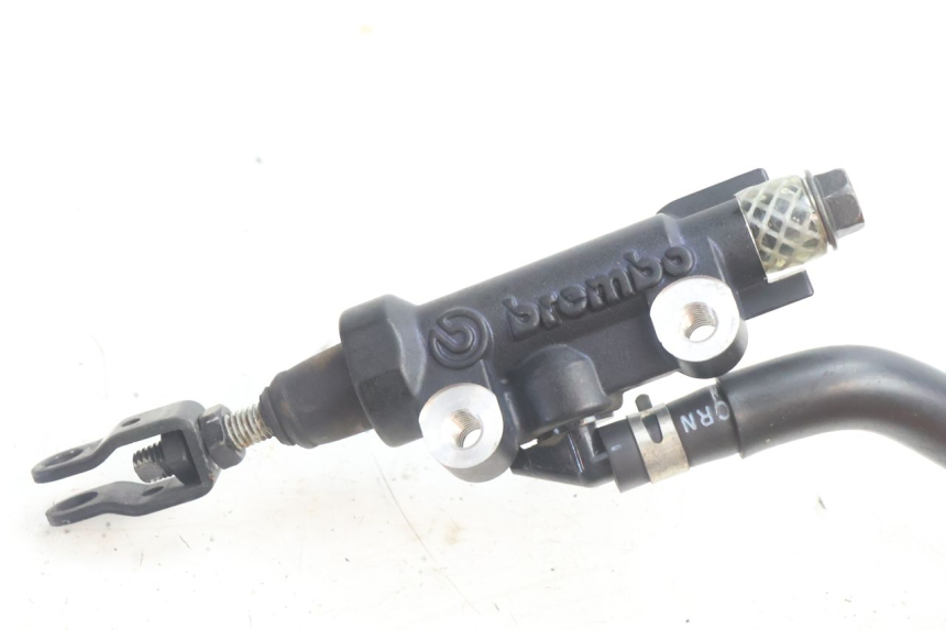 photo de CILINDRO MESTRE DO FREIO TRASEIRO YAMAHA FZ8 800 (2010 - 2016) - Pontos de fixação