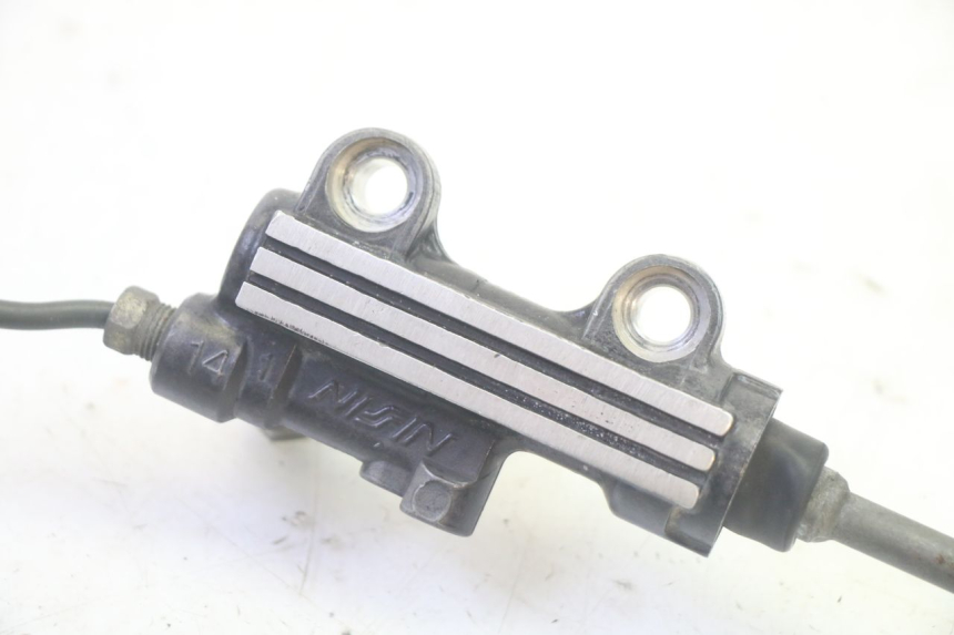 photo de CILINDRO MESTRE DO FREIO TRASEIRO KAWASAKI GPZ RX 1000 (1986 - 1988) - Outro ângulo de visão