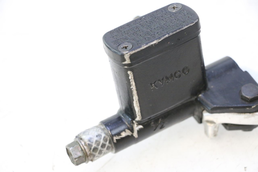 photo de CILINDRO MESTRE DO FREIO TRASEIRO KYMCO GRAND DINK 125 (2008 - 2014) - Outro ângulo de visão