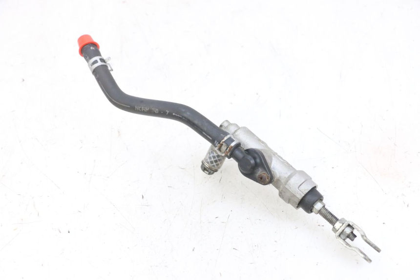 photo de CILINDRO MESTRE DO TRAVÃO TRASEIRO SUZUKI GSF N BANDIT 600 (1996 - 1999) - Detalhe da peça