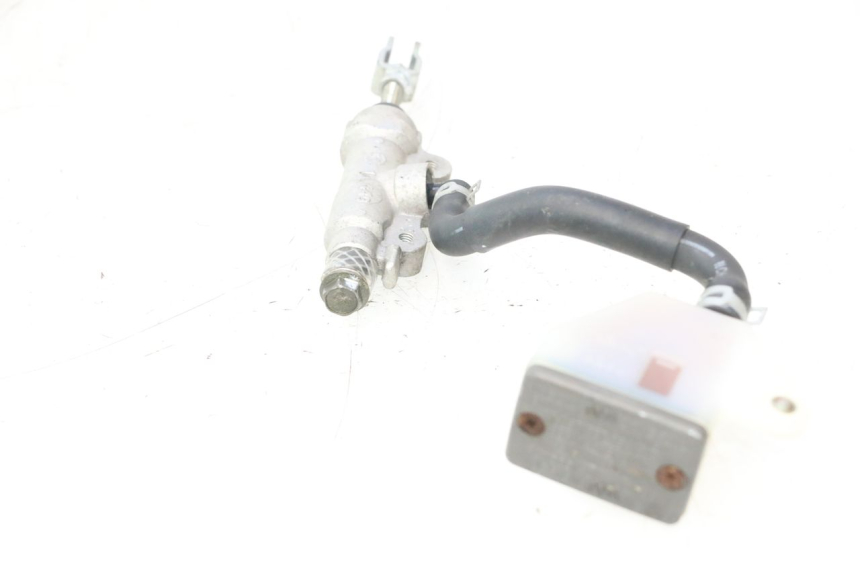 photo de CILINDRO MESTRE DO FREIO TRASEIRO SUZUKI GSR 600 (2005 - 2012) - Outro ângulo de visão