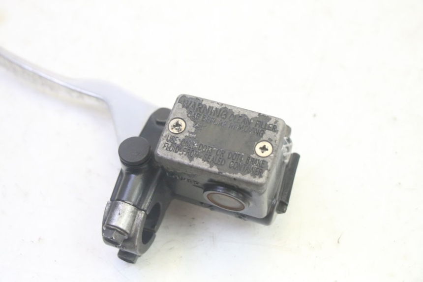 photo de CILINDRO MESTRE DO FREIO TRASEIRO SYM GTS EVO 125 (2009 - 2013) - Outro ângulo de visão
