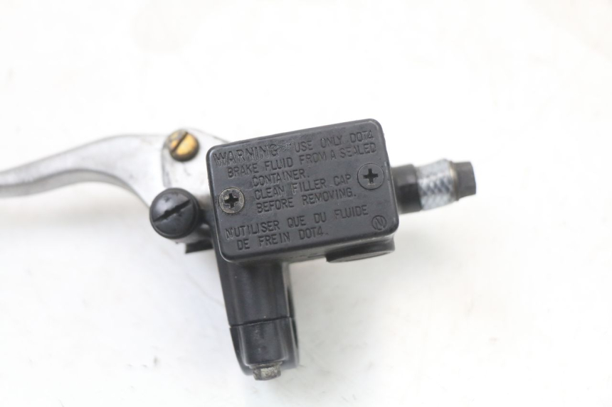 photo de CILINDRO MESTRE DO FREIO TRASEIRO HONDA FES S-WING SWING 125 (2007 - 2015) - Zoom do estado de desgaste