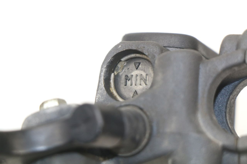 photo de CILINDRO MESTRE DO FREIO TRASEIRO PEUGEOT JET FORCE CARBU 50 (2003 - 2016) - Zoom do estado de desgaste