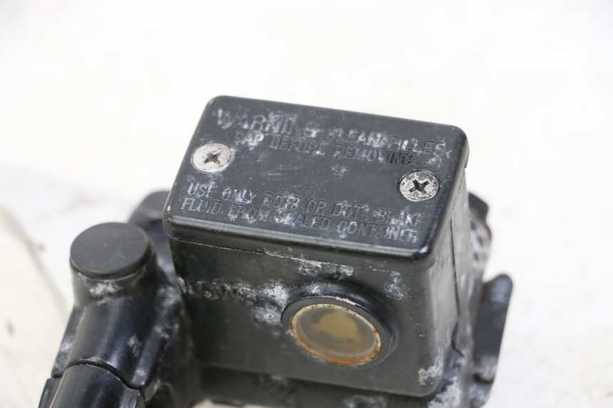 photo de CILINDRO MESTRE DO FREIO TRASEIRO SYM JOYMAX 125 (2010 - 2017) - Pontos de fixação