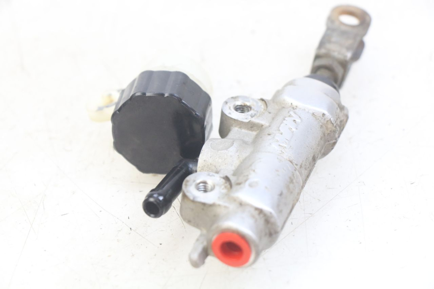 photo de CILINDRO MESTRE DO FREIO TRASEIRO KAWASAKI KX 85 (2001 - 2013) - Pontos de fixação