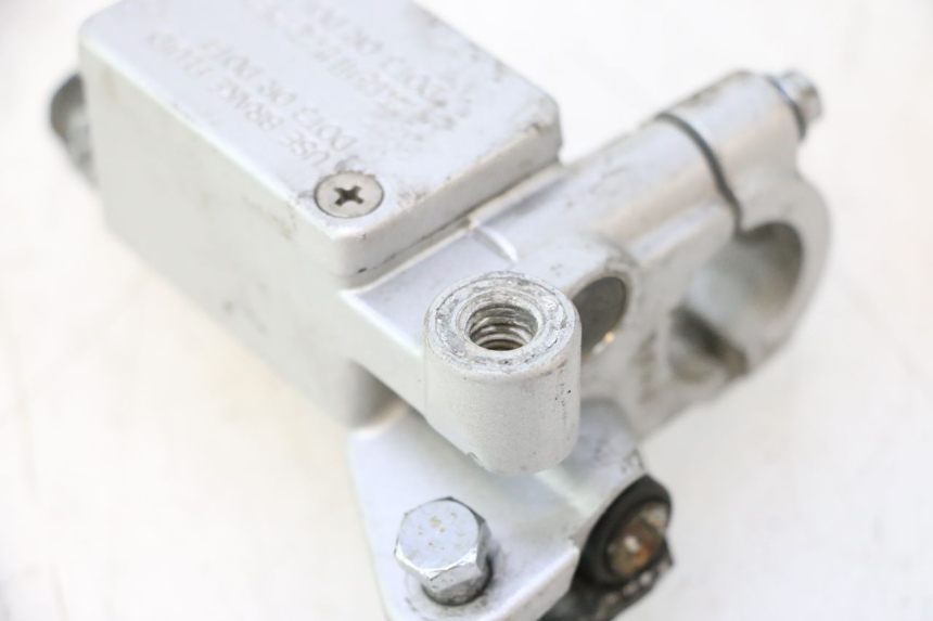 photo de CILINDRO MESTRE DO FREIO TRASEIRO KYMCO LIKE 125 (2009 - 2016) - Pontos de fixação