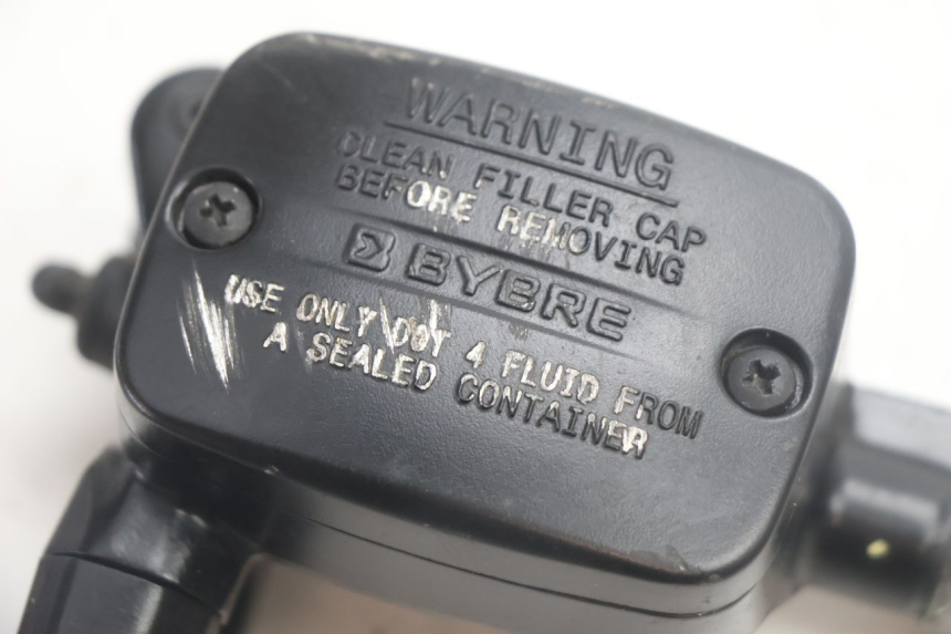 photo de CILINDRO MESTRE DE FREIO TRASEIRO PIAGGIO MP3 HPE 530 (2022 - 2026) - Zoom do estado de desgaste