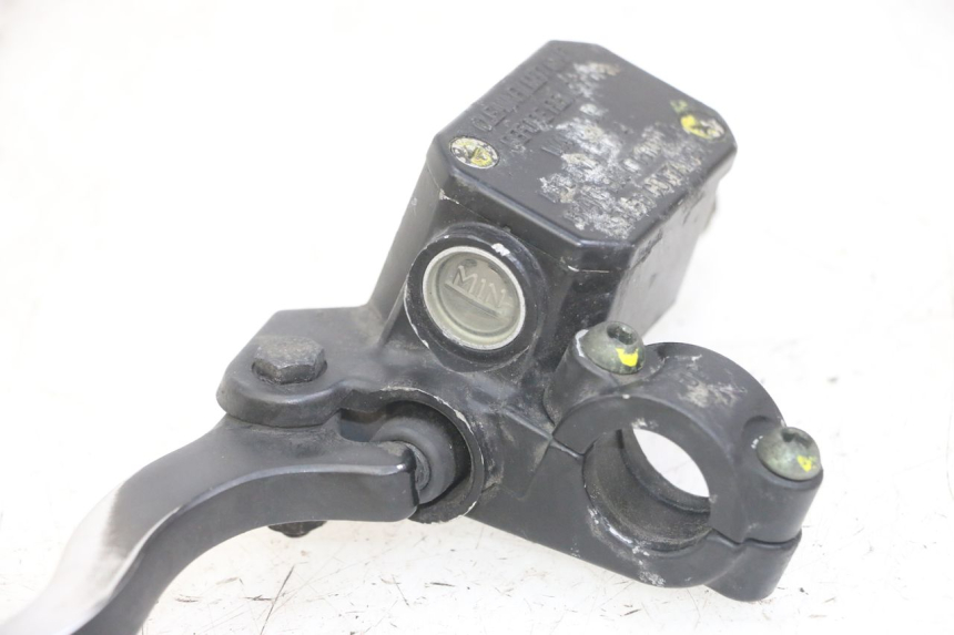 photo de CILINDRO MESTRE DO FREIO TRASEIRO PIAGGIO MP3 LT 300 (2010 - 2016) - Pontos de fixação
