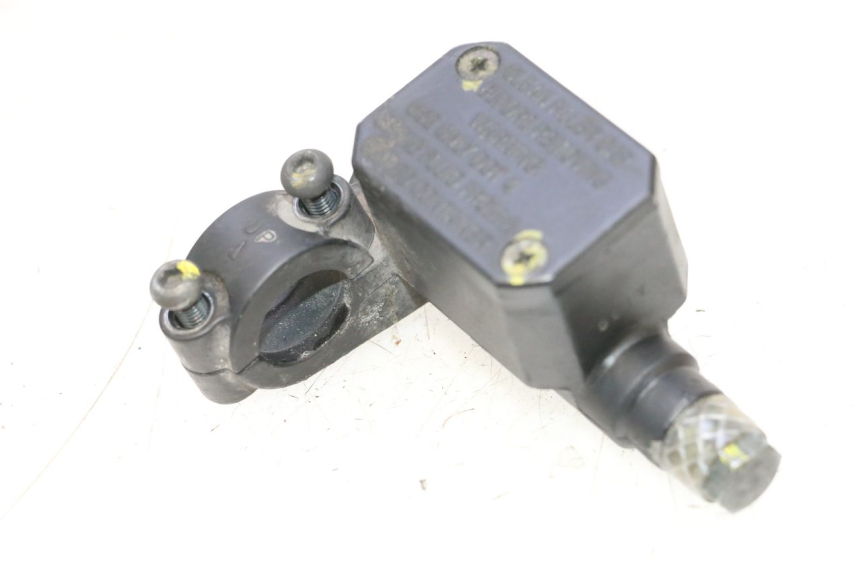 photo de CILINDRO MESTRE DO FREIO TRASEIRO PIAGGIO MP3 RL 250 (2006 - 2010) - Ampliação técnica