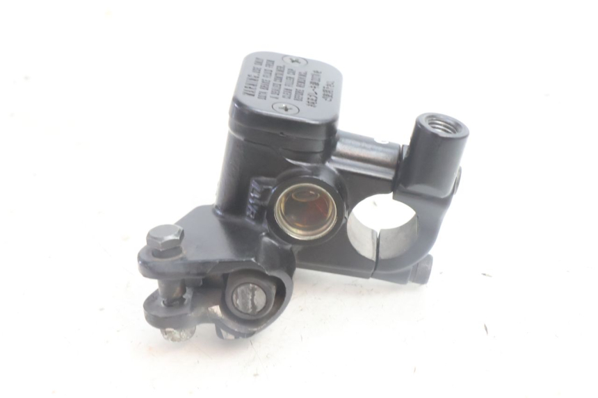 photo de CILINDRO MESTRE DE FREIO TRASEIRO YAMAHA N-MAX NMAX 125 (2021 - 2024) - Ampliação técnica