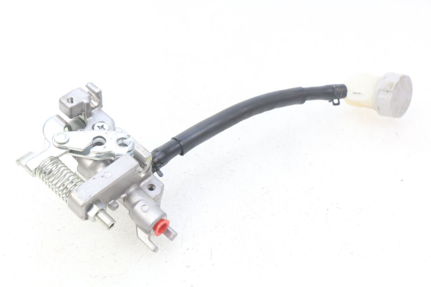 photo de CILINDRO MESTRE DO FREIO TRASEIRO HONDA PCX (JF57/JF64) 125 (2014 - 2018) - Ampliação técnica