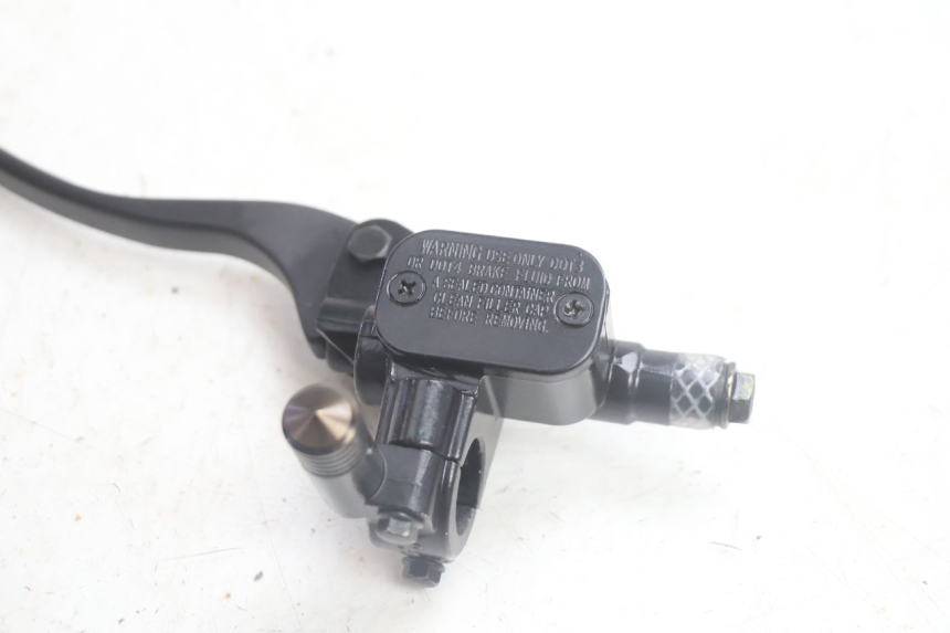 photo de CILINDRO MESTRE DE FREIO TRASEIRO JM MOTORS R-MAX TECH 50 (2024 - 2026) - Zoom do estado de desgaste