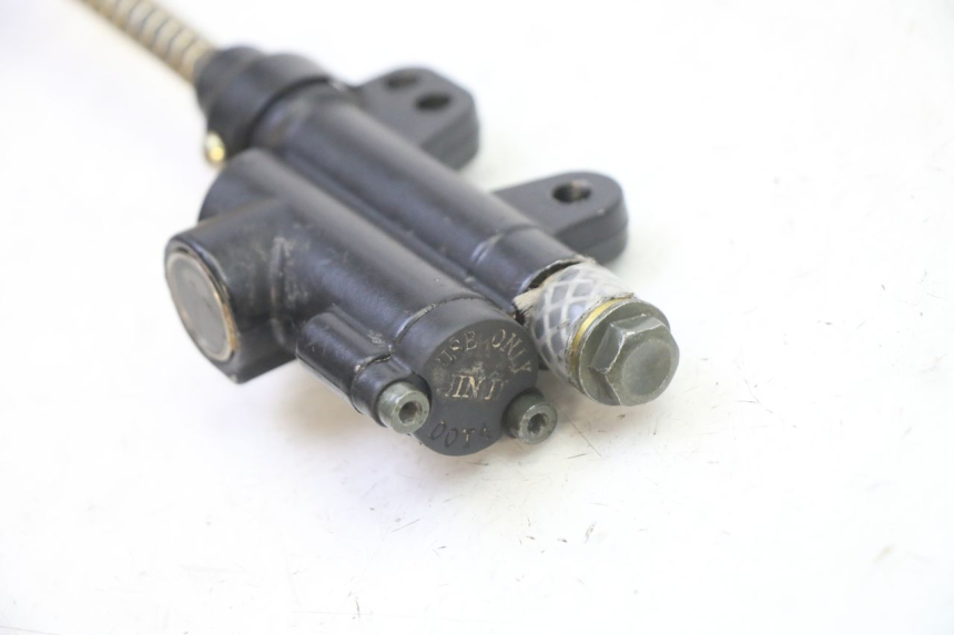 photo de CILINDRO MESTRE DO FREIO TRASEIRO APOLLO RFZ 125 - Pontos de fixação