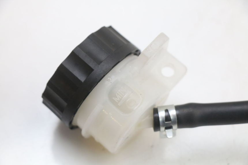 photo de CILINDRO MESTRE DO FREIO TRASEIRO ROYAL ENFIELD SCRAM 411 (2022 - 2024) - Pontos de fixação
