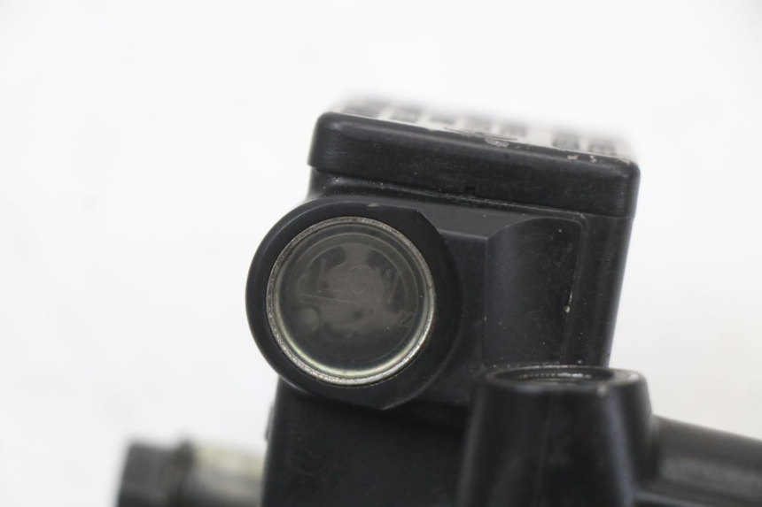 photo de CILINDRO MESTRE DO FREIO TRASEIRO PEUGEOT SATELIS 125 (2010 - 2012) - Pontos de fixação