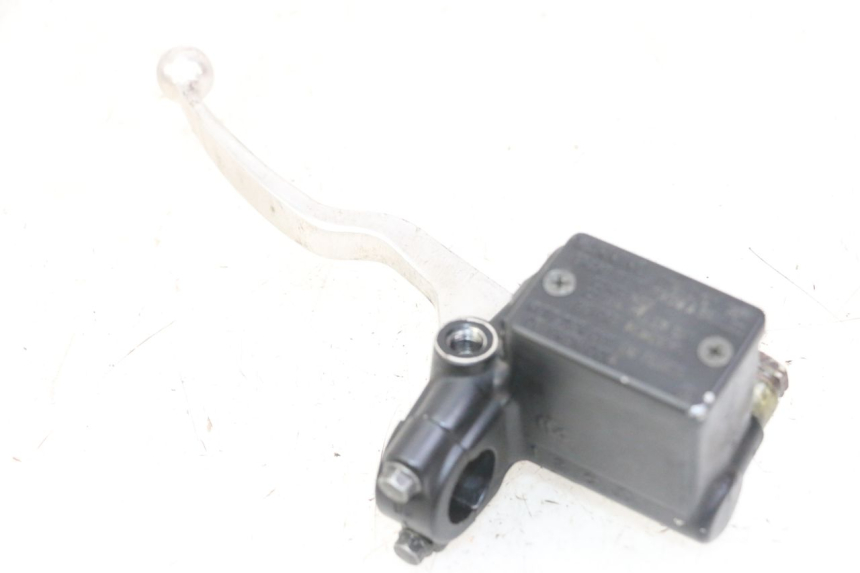 photo de CILINDRO MESTRE DO FREIO TRASEIRO PEUGEOT SATELIS 125 (2013 - 2018) - Pontos de fixação