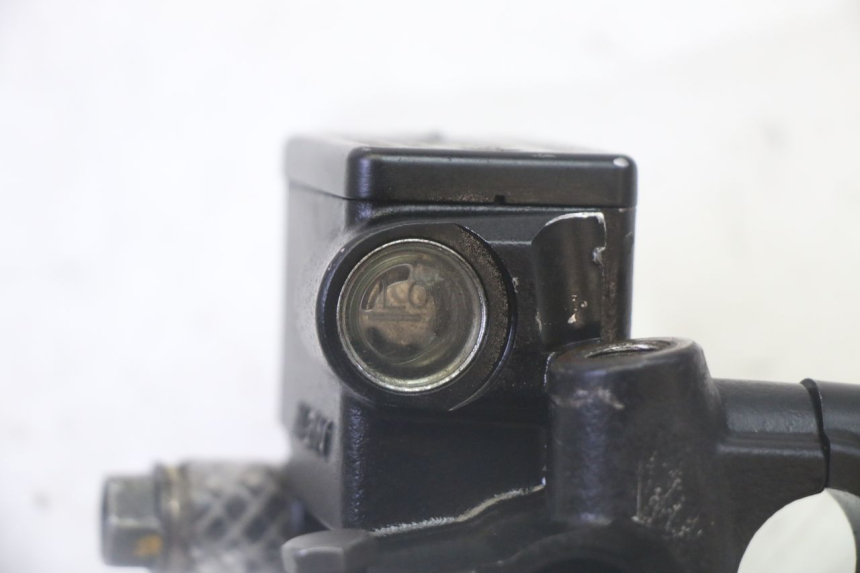 photo de CILINDRO MESTRE DO FREIO TRASEIRO PEUGEOT SATELIS 125 (2013 - 2018) - Ampliação técnica