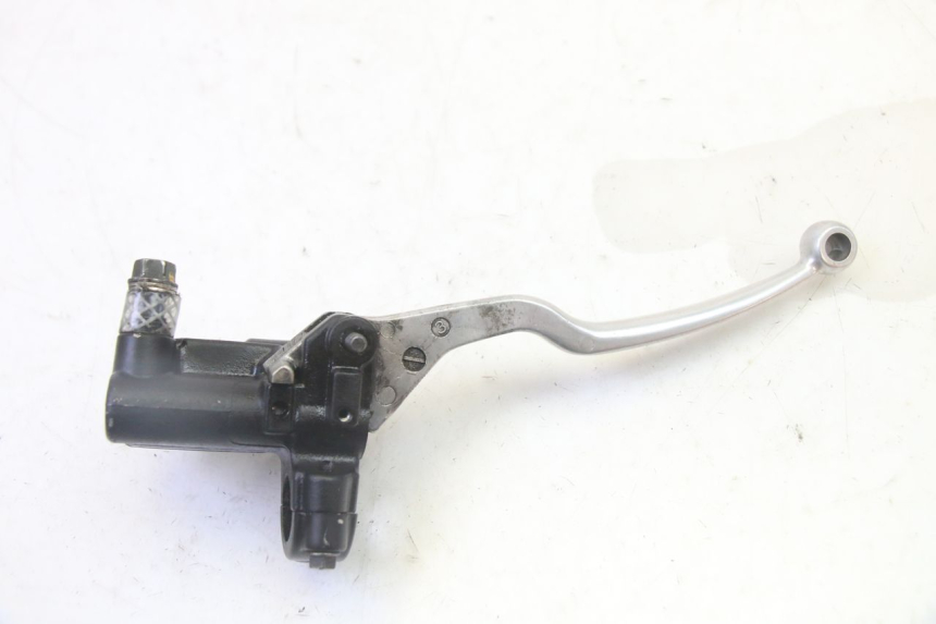 photo de CILINDRO MESTRE DO FREIO TRASEIRO PEUGEOT SATELIS 125 (2013 - 2018) - Pontos de fixação