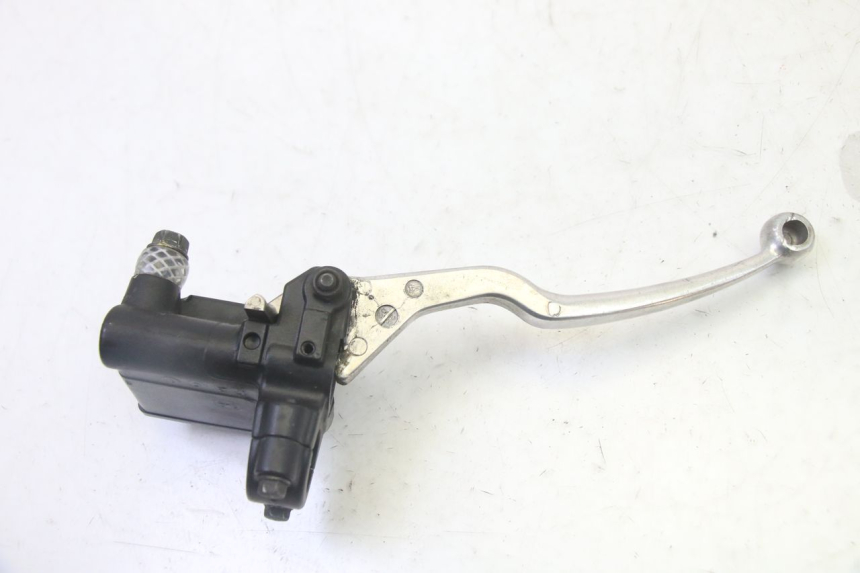 photo de CILINDRO MESTRE DO FREIO TRASEIRO PEUGEOT SATELIS 125 (2010 - 2012) - Pontos de fixação
