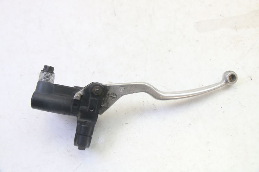 photo de CILINDRO MESTRE DO TRAVÃO TRASEIRO PEUGEOT SATELIS 125 (2006 - 2009) - Pontos de fixação