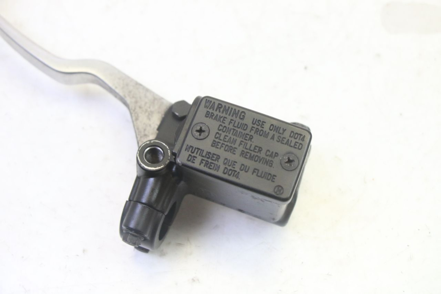 photo de CILINDRO MESTRE DO FREIO TRASEIRO PEUGEOT SATELIS 125 (2013 - 2018) - Zoom do estado de desgaste