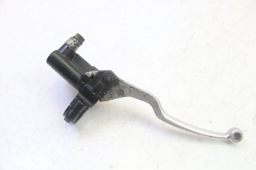 photo de CILINDRO MESTRE DO FREIO TRASEIRO PEUGEOT SATELIS 125 (2013 - 2018) - Pontos de fixação