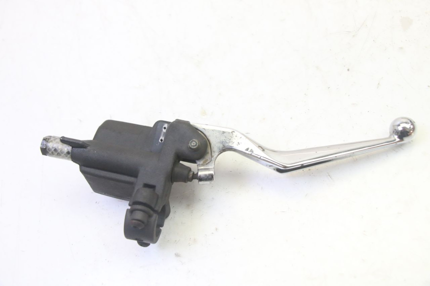 photo de CILINDRO MESTRE DO TRAVÃO TRASEIRO PEUGEOT SATELIS 125 (2006 - 2009) - Pontos de fixação