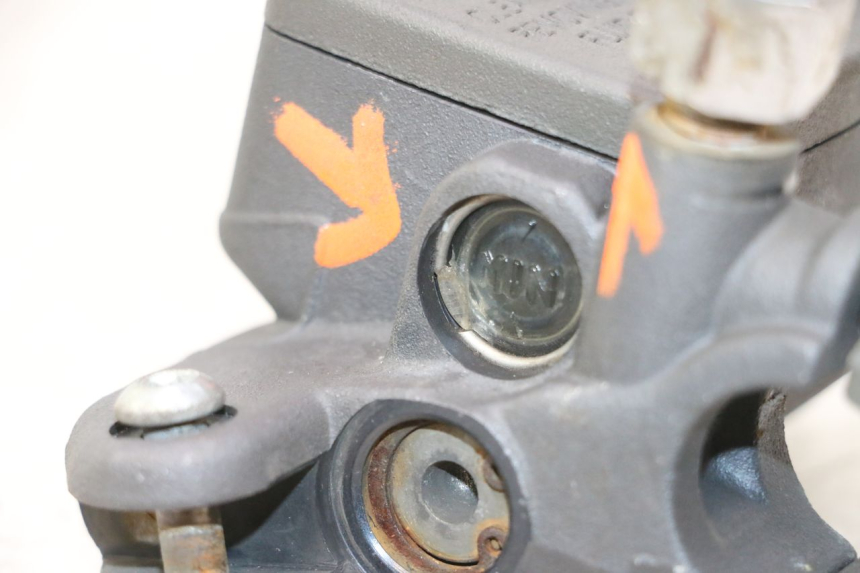 photo de CILINDRO MESTRE DO TRAVÃO TRASEIRO PEUGEOT SATELIS 125 (2006 - 2009) - Zoom do estado de desgaste