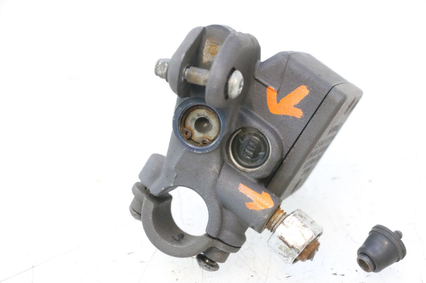 photo de CILINDRO MESTRE DO TRAVÃO TRASEIRO PEUGEOT SATELIS 125 (2006 - 2009) - Ampliação técnica