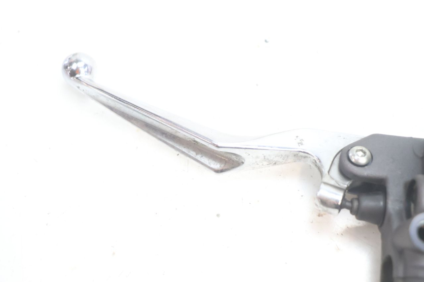 photo de CILINDRO MESTRE DO TRAVÃO TRASEIRO PEUGEOT SATELIS 125 (2006 - 2009) - Detalhe da peça