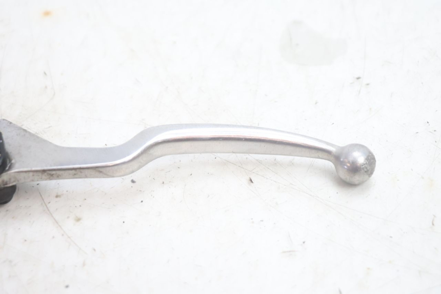 photo de CILINDRO MESTRE DO FREIO TRASEIRO PEUGEOT SATELIS 125 (2013 - 2018) - Pontos de fixação