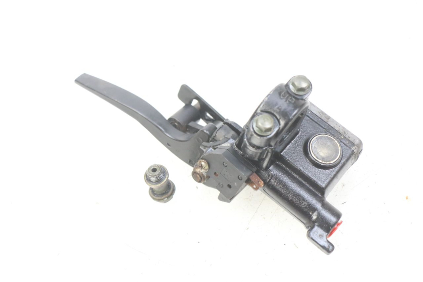 photo de CILINDRO MESTRE DO FREIO TRASEIRO CHINESE QUAD SPEEDY DELUXE 125 - Outro ângulo de visão