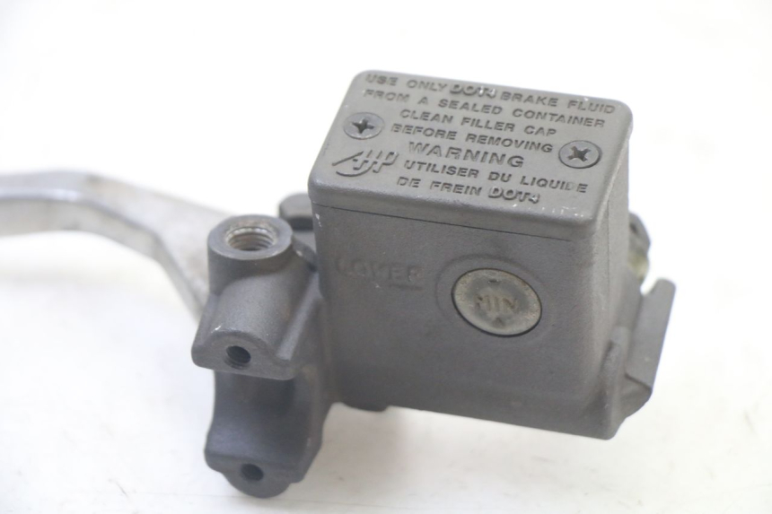 photo de CILINDRO MESTRE DO FREIO TRASEIRO SUZUKI UH BURGMAN 125 (2002 - 2006) - Ampliação técnica